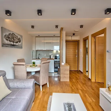 Apartment M61 Lux&spa,vila Elsa 2 *